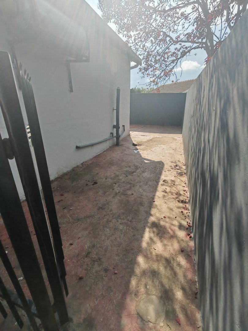 4 Bedroom Property for Sale in Lotus Gardens Gauteng