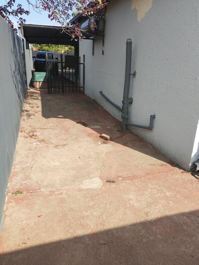 4 Bedroom Property for Sale in Lotus Gardens Gauteng