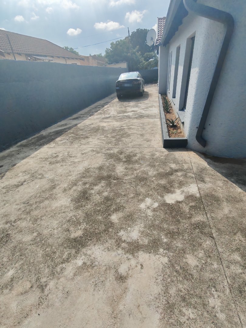 4 Bedroom Property for Sale in Lotus Gardens Gauteng