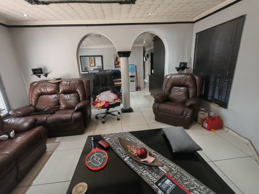 4 Bedroom Property for Sale in Lotus Gardens Gauteng