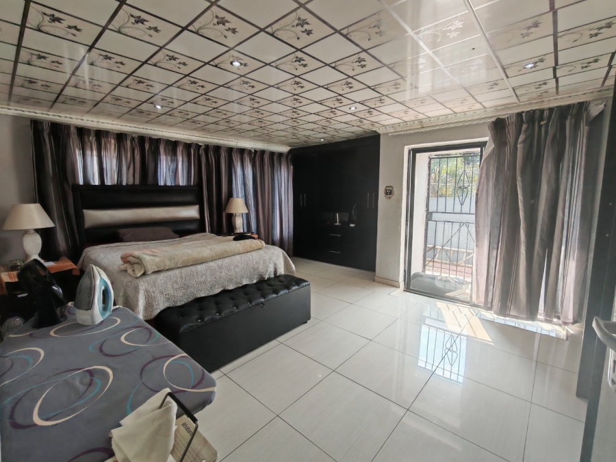 4 Bedroom Property for Sale in Lotus Gardens Gauteng