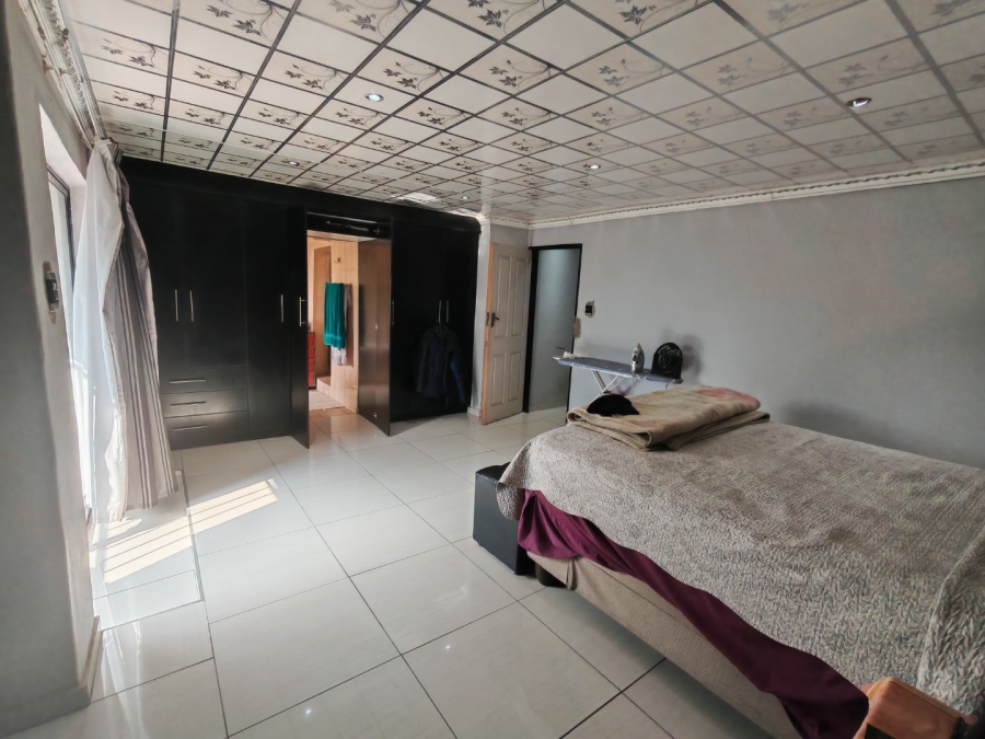 4 Bedroom Property for Sale in Lotus Gardens Gauteng