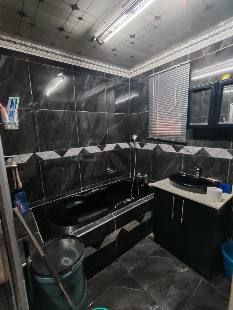 4 Bedroom Property for Sale in Lotus Gardens Gauteng