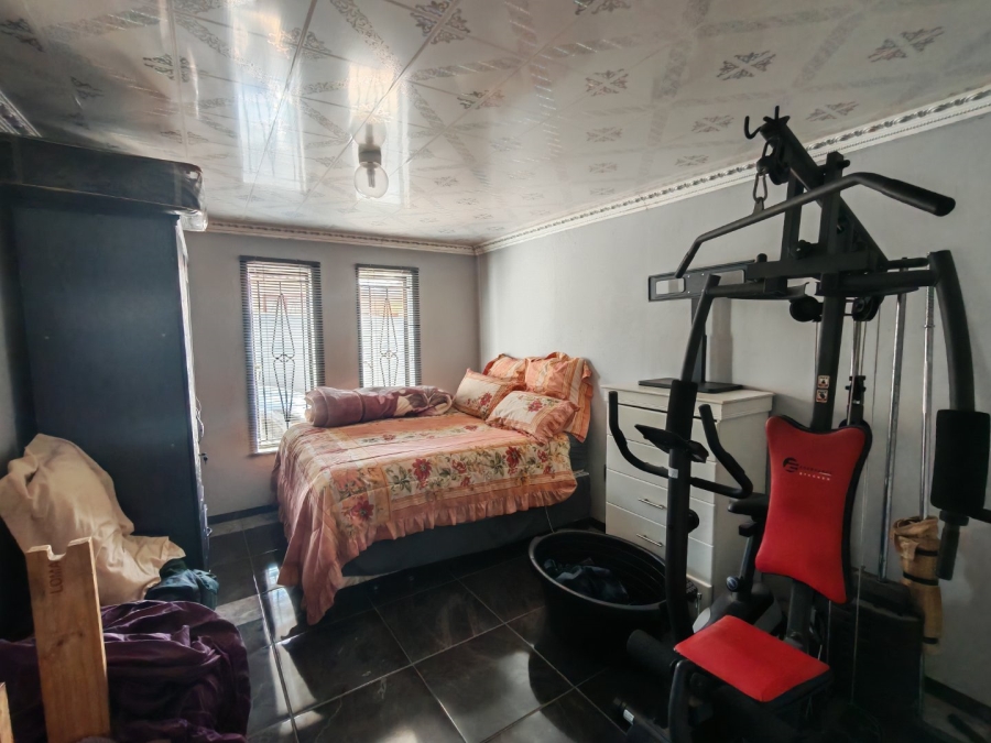 4 Bedroom Property for Sale in Lotus Gardens Gauteng