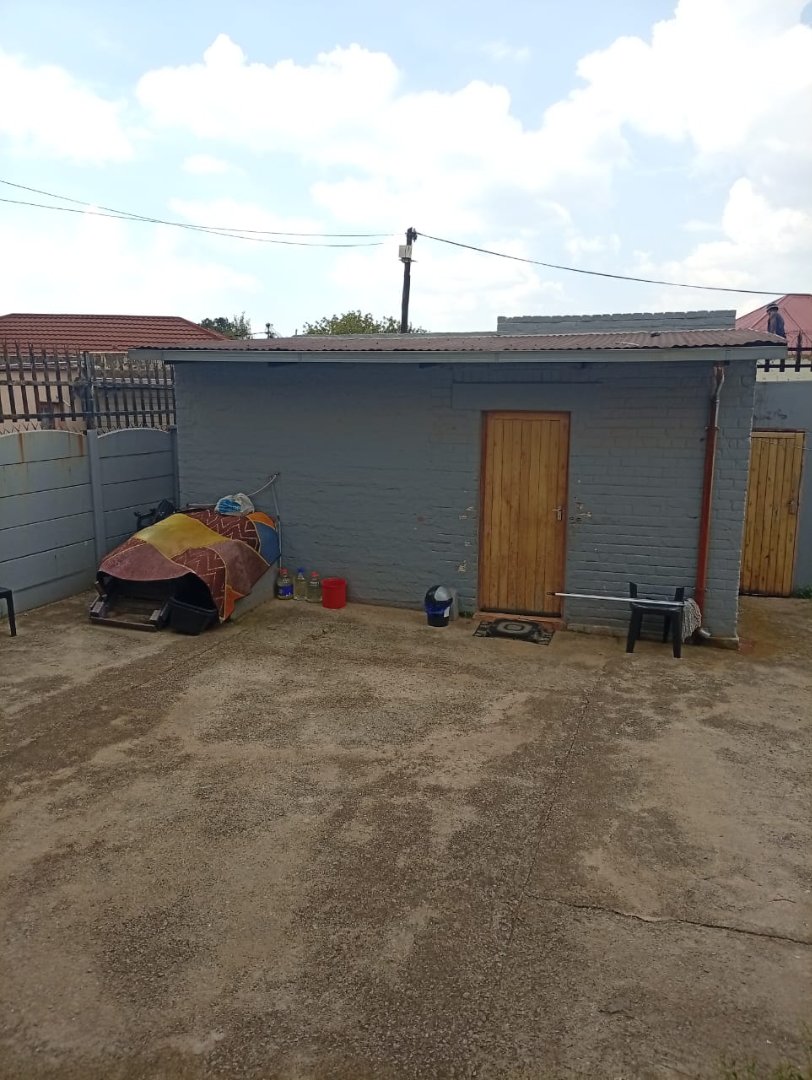  Bedroom Property for Sale in Brixton Gauteng