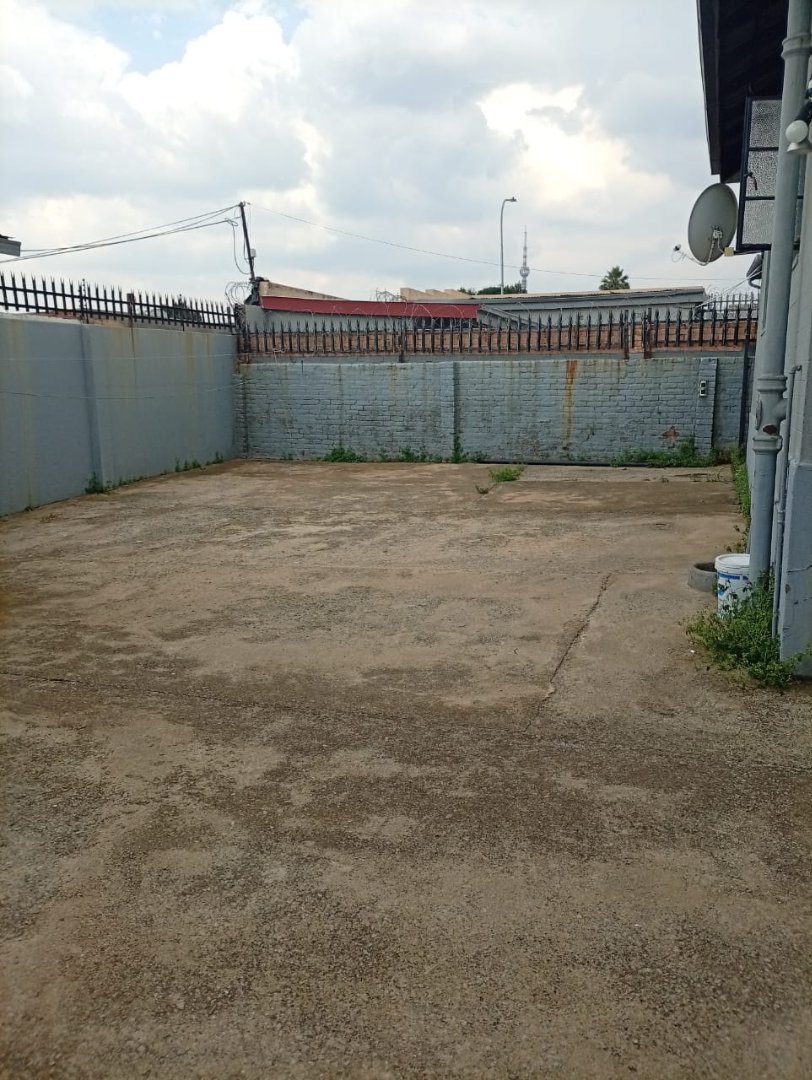  Bedroom Property for Sale in Brixton Gauteng