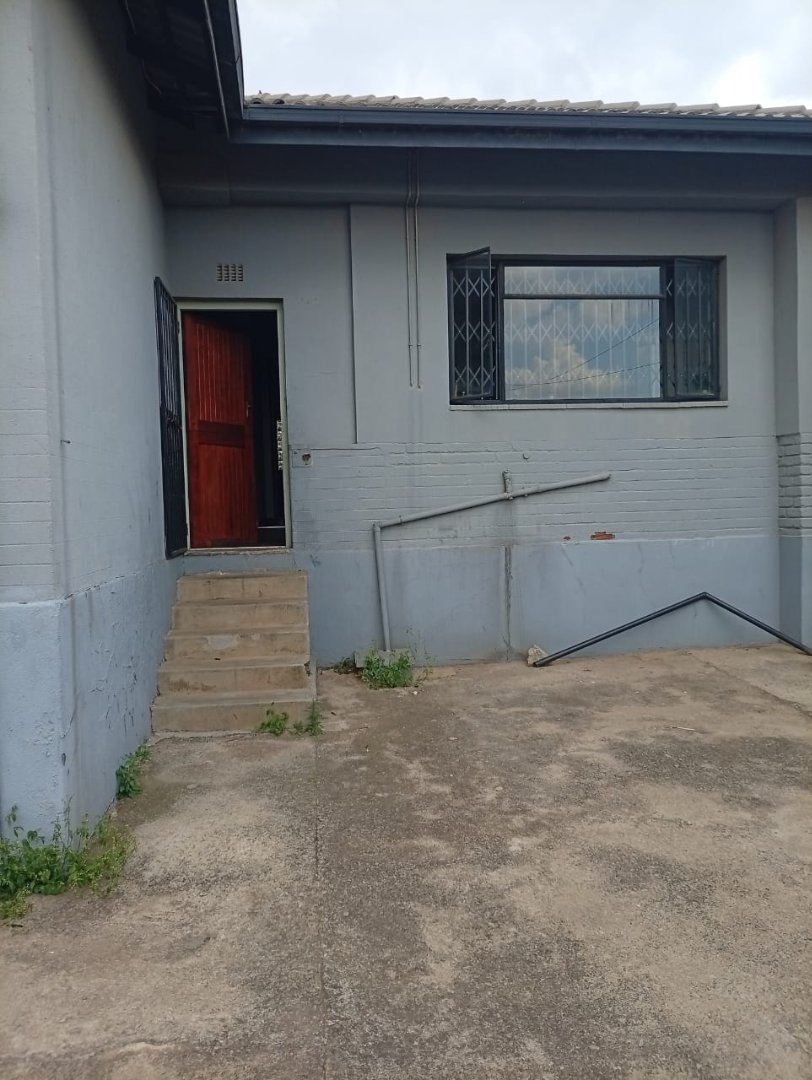  Bedroom Property for Sale in Brixton Gauteng