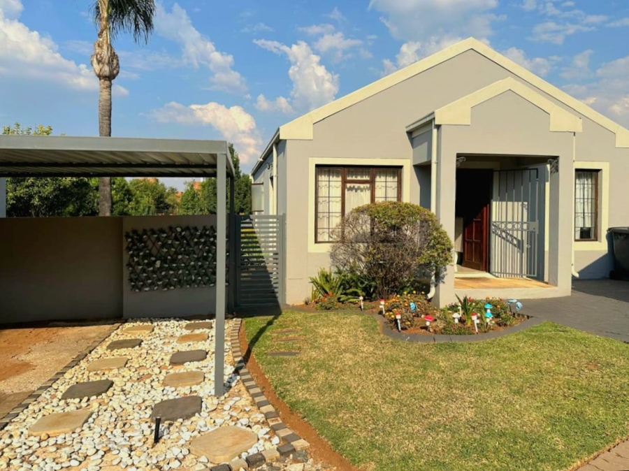 2 Bedroom Property for Sale in Zwartkop Gauteng