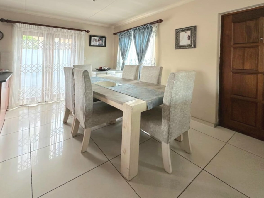 2 Bedroom Property for Sale in Zwartkop Gauteng