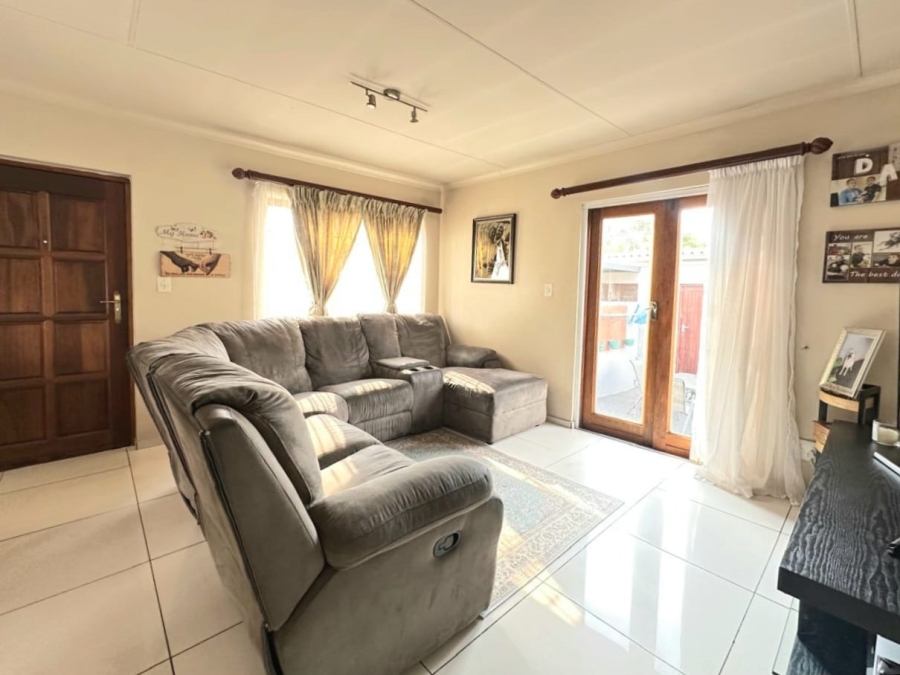 2 Bedroom Property for Sale in Zwartkop Gauteng