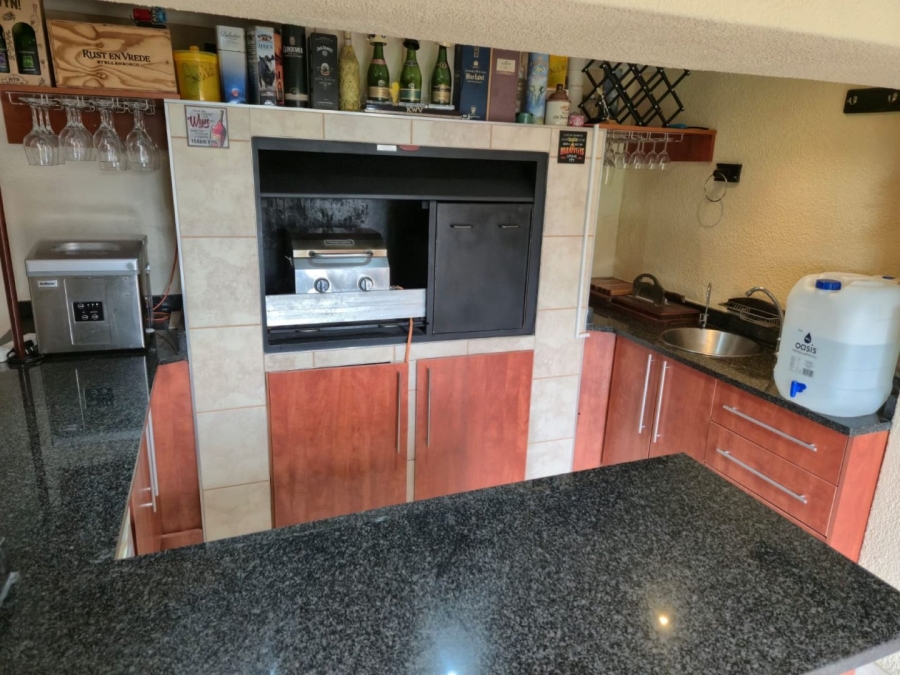 5 Bedroom Property for Sale in Heidelberg Gauteng