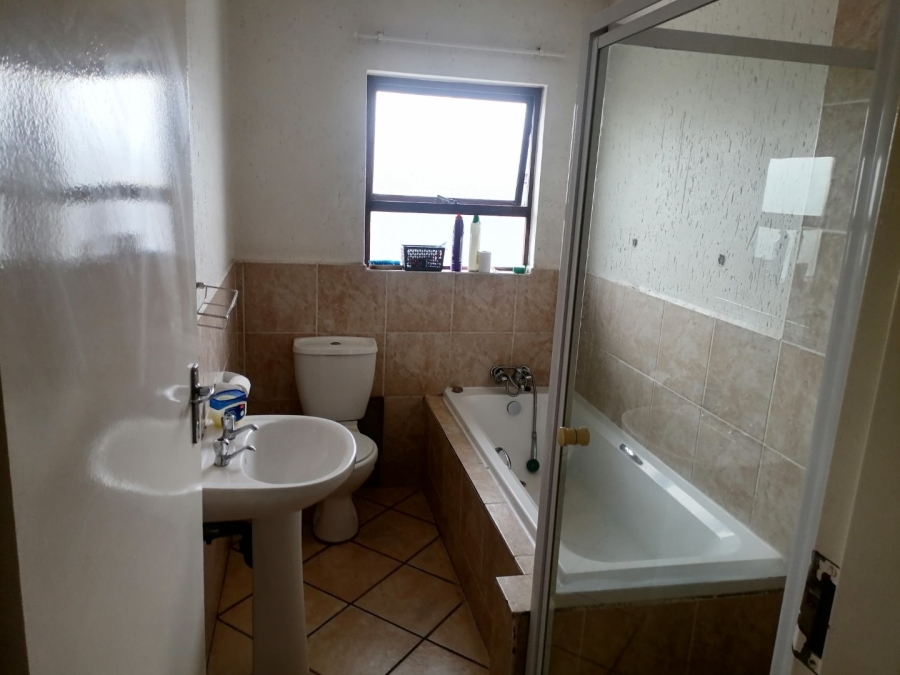  Bedroom Property for Sale in Beyers Park Gauteng