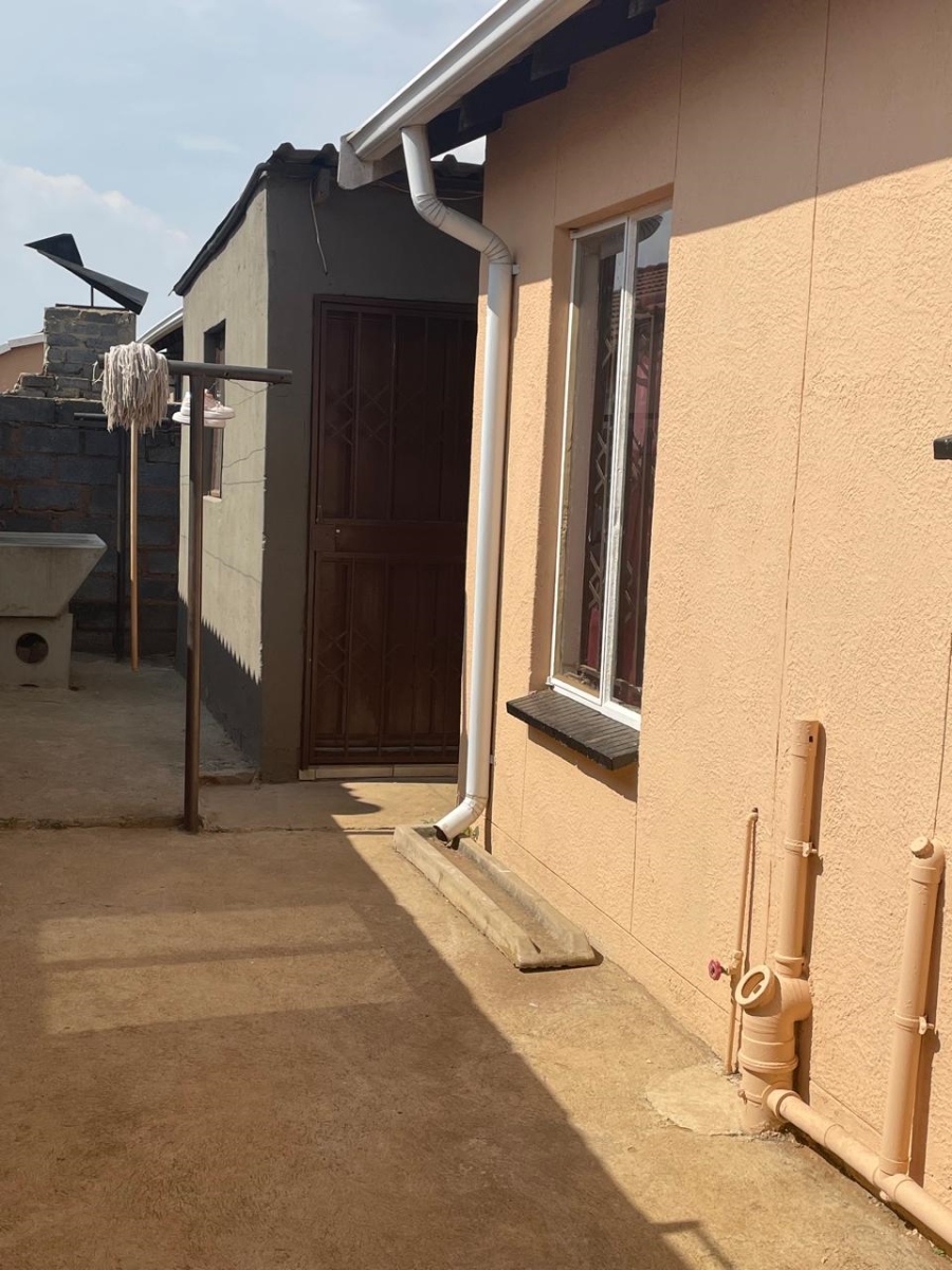2 Bedroom Property for Sale in Windmill Park Gauteng