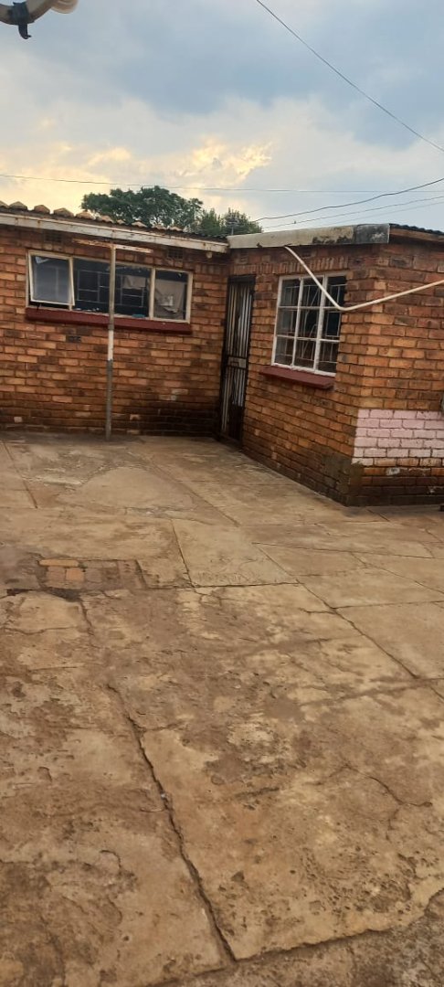 2 Bedroom Property for Sale in Daveyton Gauteng