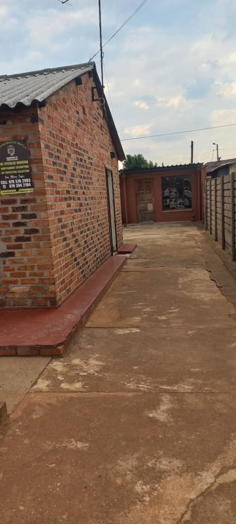 2 Bedroom Property for Sale in Daveyton Gauteng