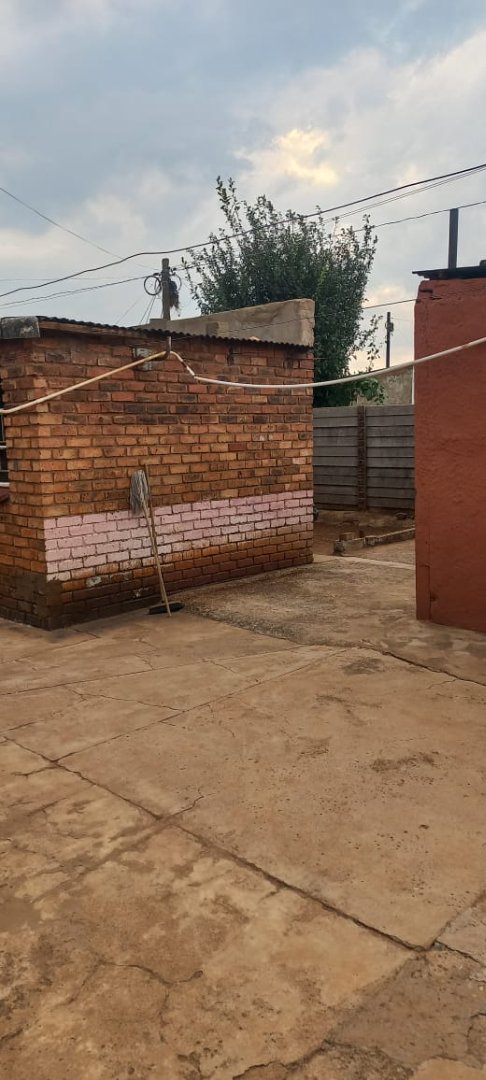 2 Bedroom Property for Sale in Daveyton Gauteng