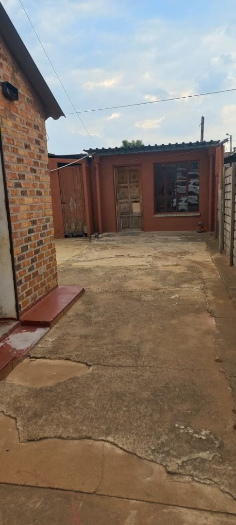 2 Bedroom Property for Sale in Daveyton Gauteng