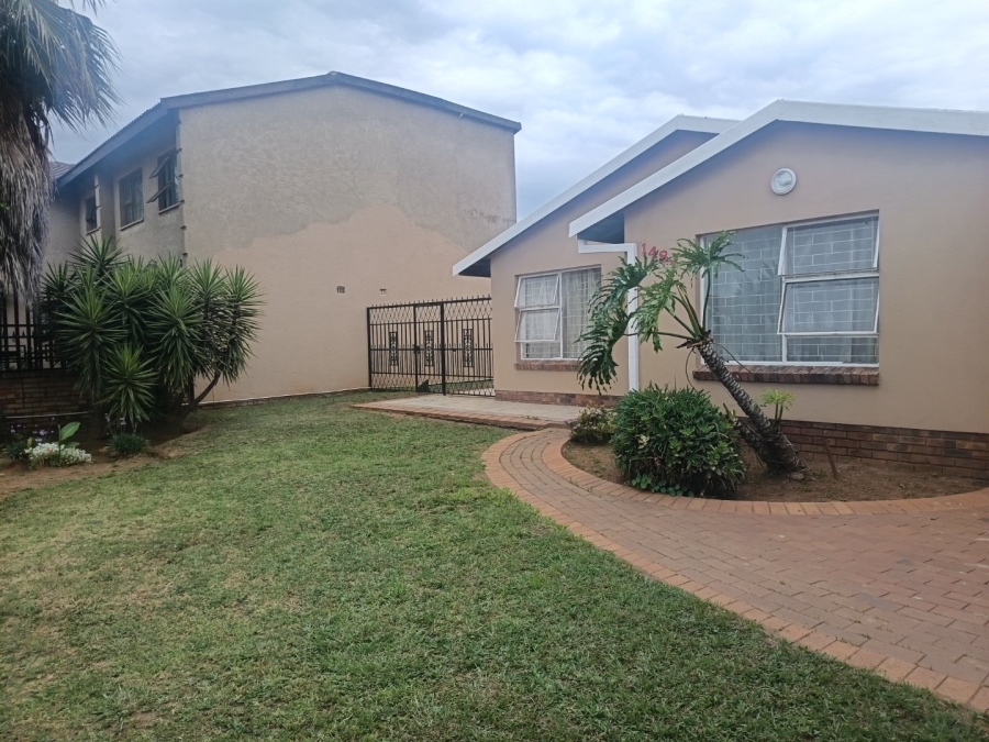 4 Bedroom Property for Sale in Lenasia South Gauteng