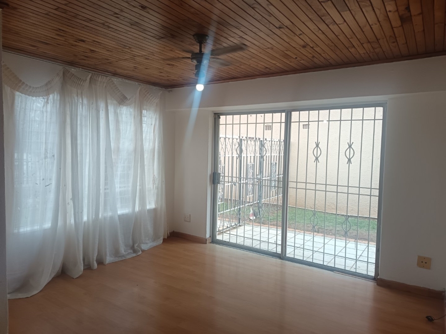 4 Bedroom Property for Sale in Lenasia South Gauteng