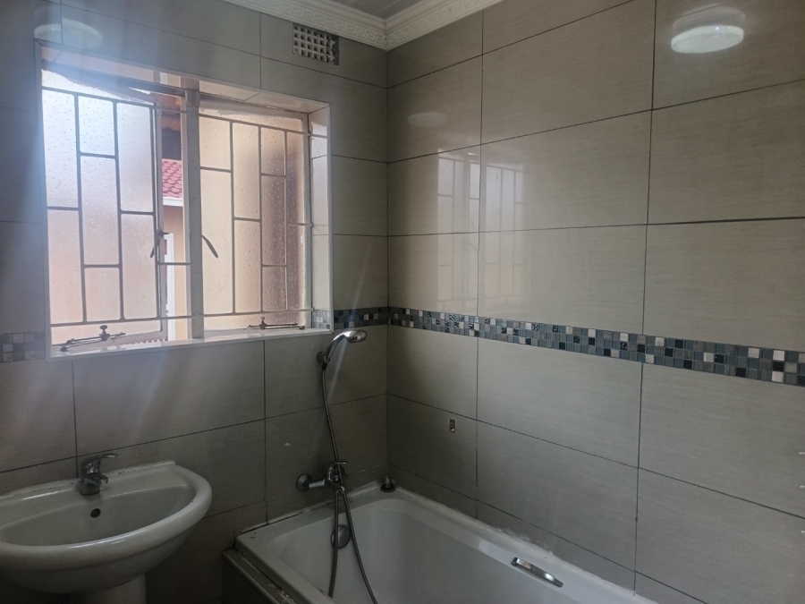 4 Bedroom Property for Sale in Lenasia South Gauteng