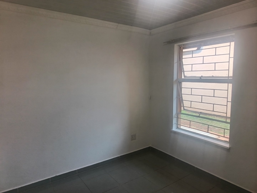 4 Bedroom Property for Sale in Lenasia South Gauteng