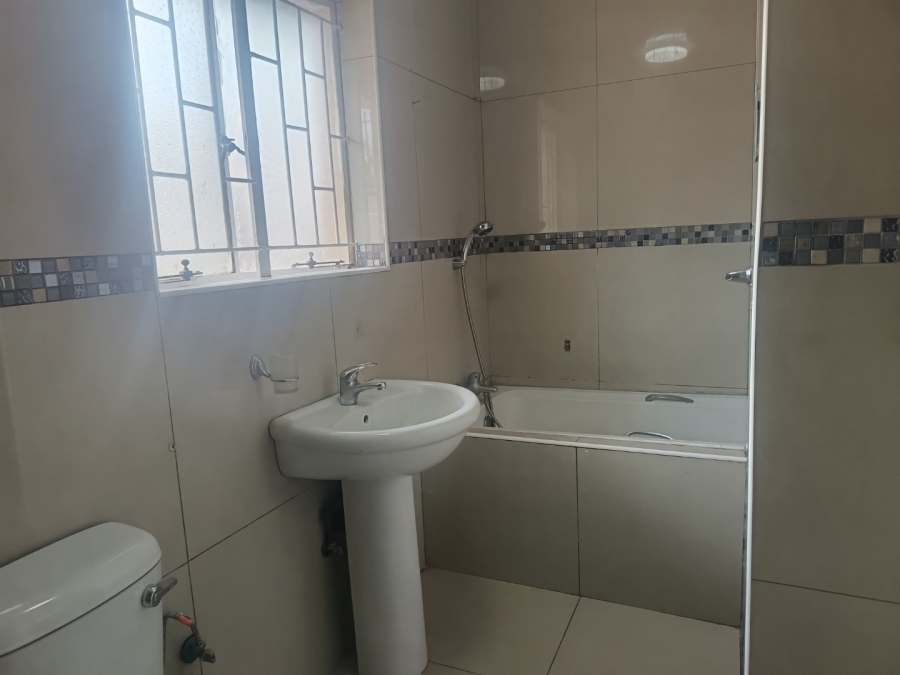 4 Bedroom Property for Sale in Lenasia South Gauteng