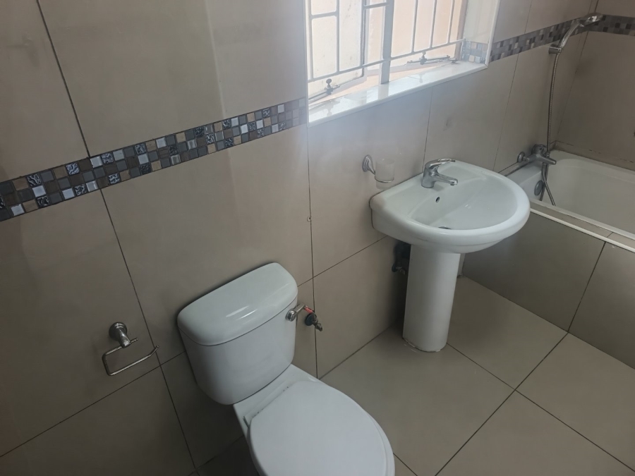 4 Bedroom Property for Sale in Lenasia South Gauteng