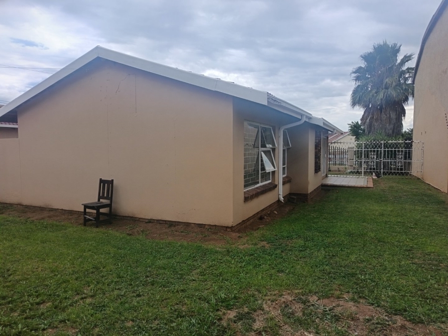 4 Bedroom Property for Sale in Lenasia South Gauteng