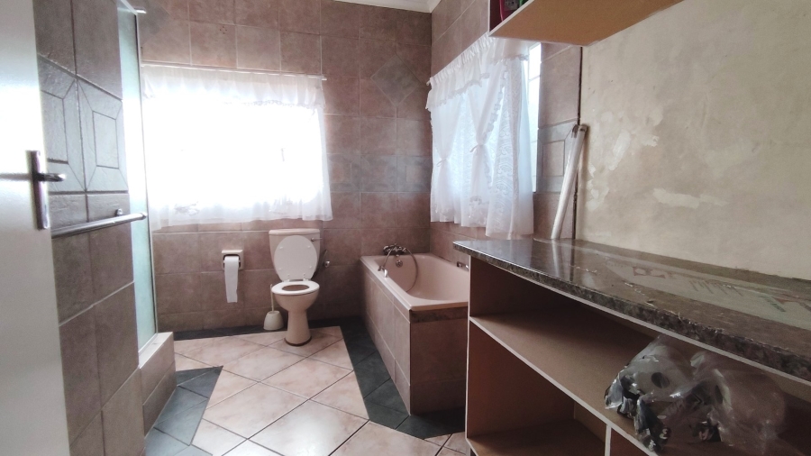Commercial Property for Sale in Mooilande Gauteng