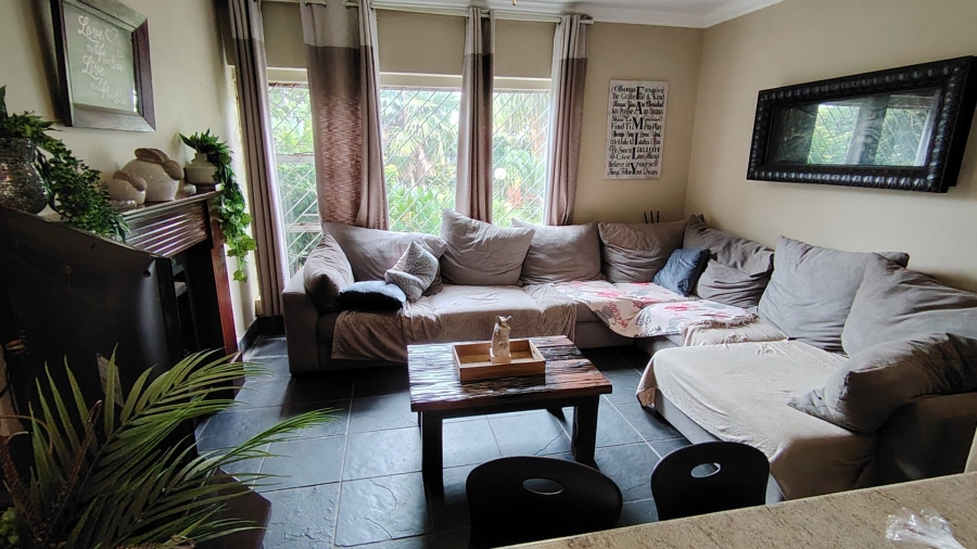 6 Bedroom Property for Sale in Rooihuiskraal Gauteng