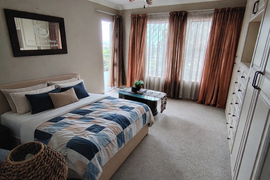 6 Bedroom Property for Sale in Rooihuiskraal Gauteng