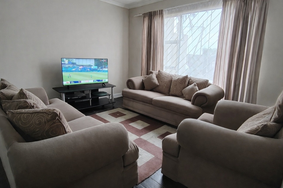 6 Bedroom Property for Sale in Rooihuiskraal Gauteng