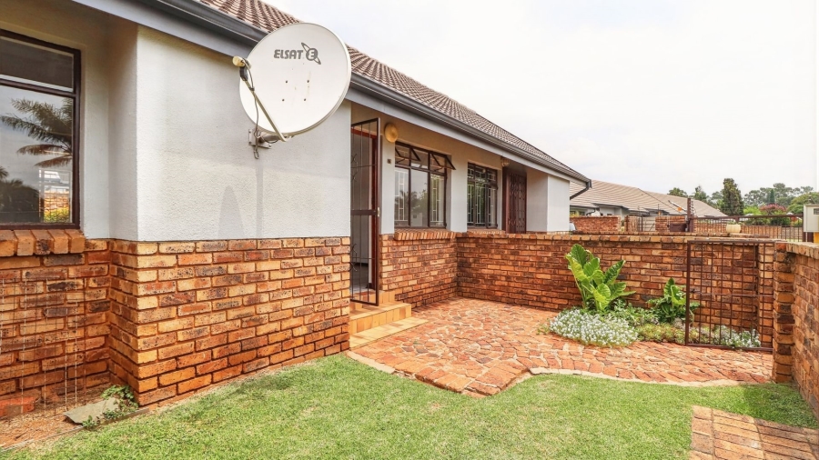 2 Bedroom Property for Sale in Bonaero Park Gauteng