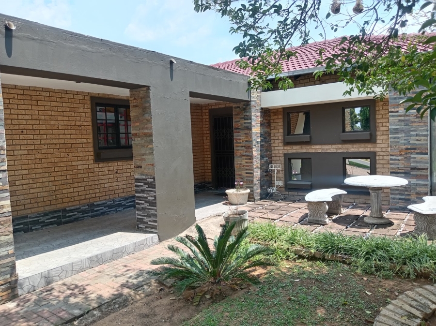 5 Bedroom Property for Sale in Riamar Park Gauteng