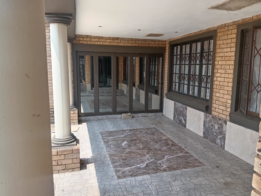 5 Bedroom Property for Sale in Riamar Park Gauteng