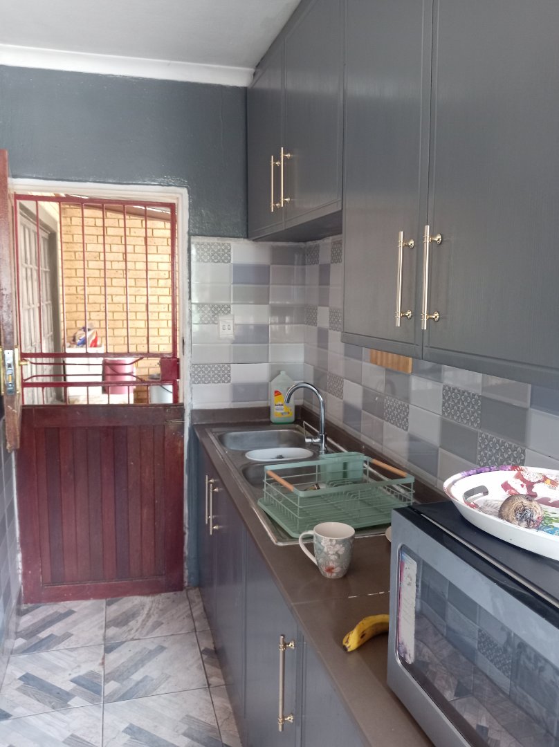 5 Bedroom Property for Sale in Riamar Park Gauteng
