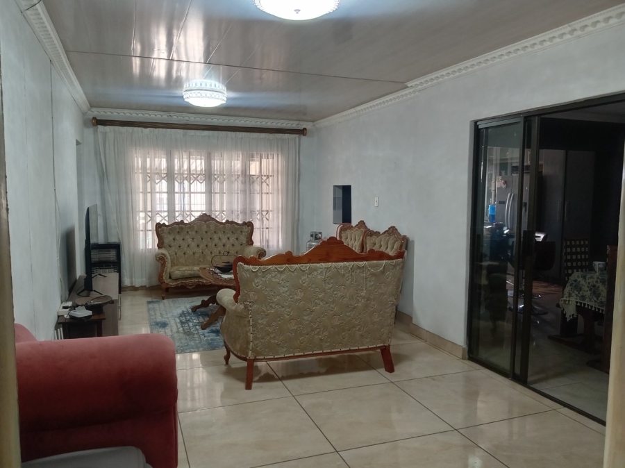 5 Bedroom Property for Sale in Riamar Park Gauteng