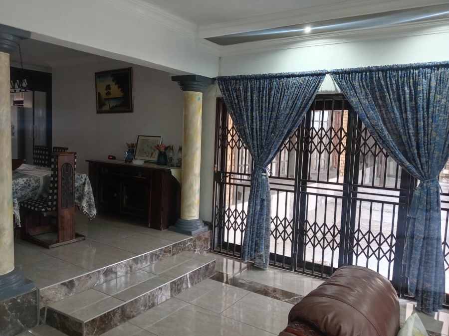 5 Bedroom Property for Sale in Riamar Park Gauteng