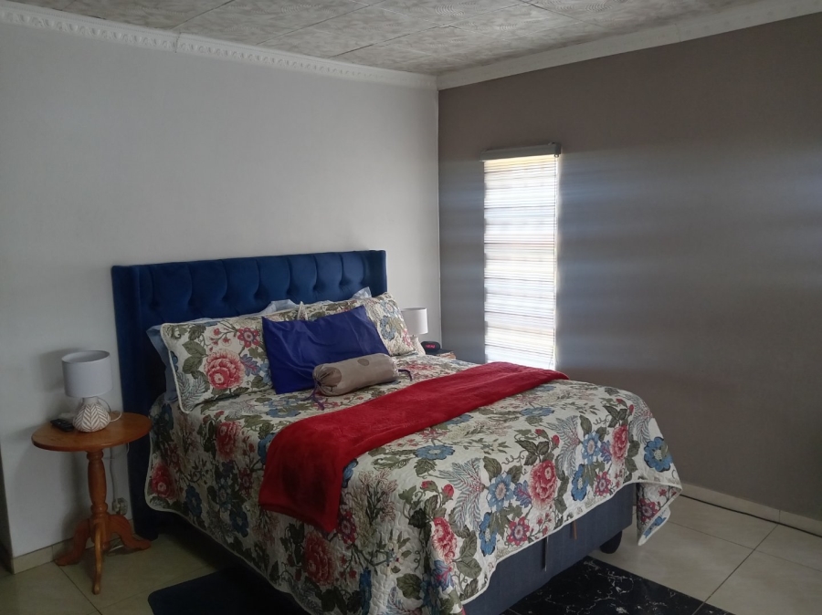 5 Bedroom Property for Sale in Riamar Park Gauteng