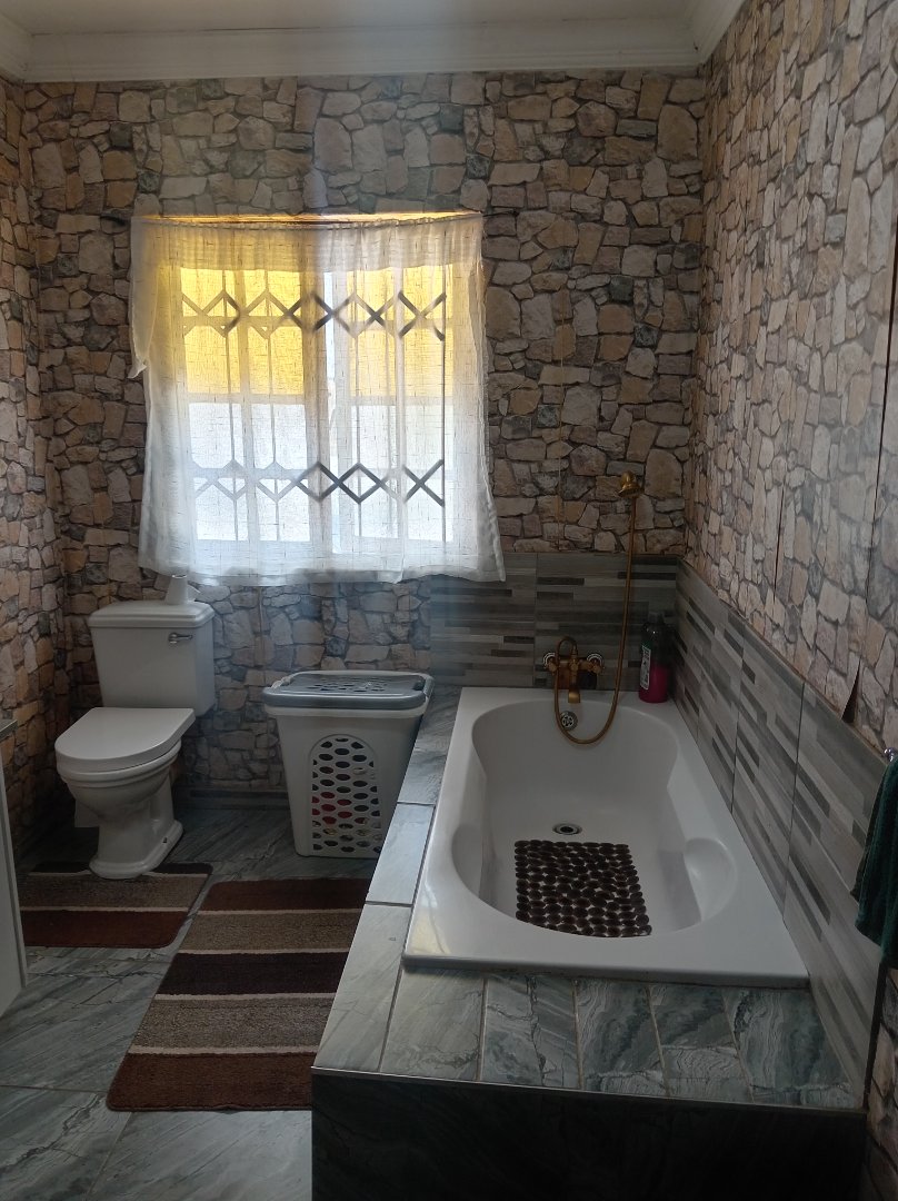 5 Bedroom Property for Sale in Riamar Park Gauteng