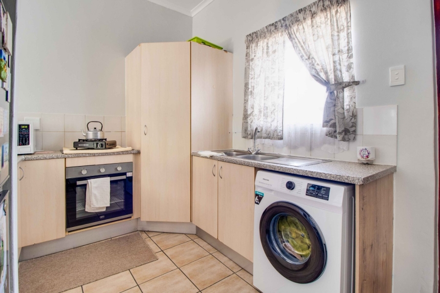 2 Bedroom Property for Sale in Buccleuch Gauteng