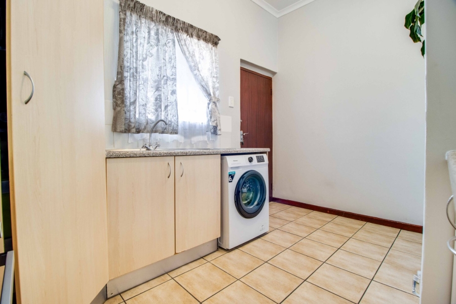 2 Bedroom Property for Sale in Buccleuch Gauteng