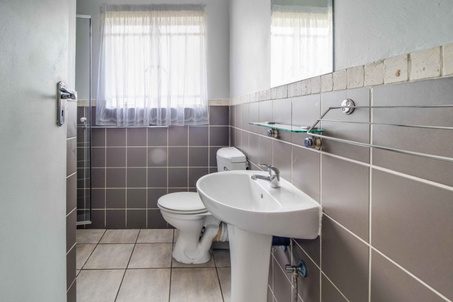 2 Bedroom Property for Sale in Buccleuch Gauteng