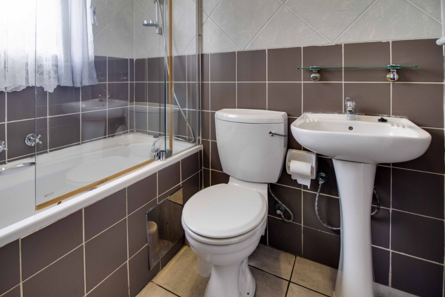 2 Bedroom Property for Sale in Buccleuch Gauteng