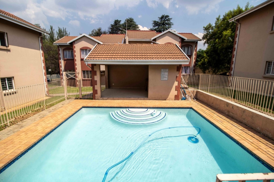 2 Bedroom Property for Sale in Buccleuch Gauteng