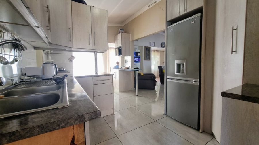 3 Bedroom Property for Sale in Sonland Park Gauteng