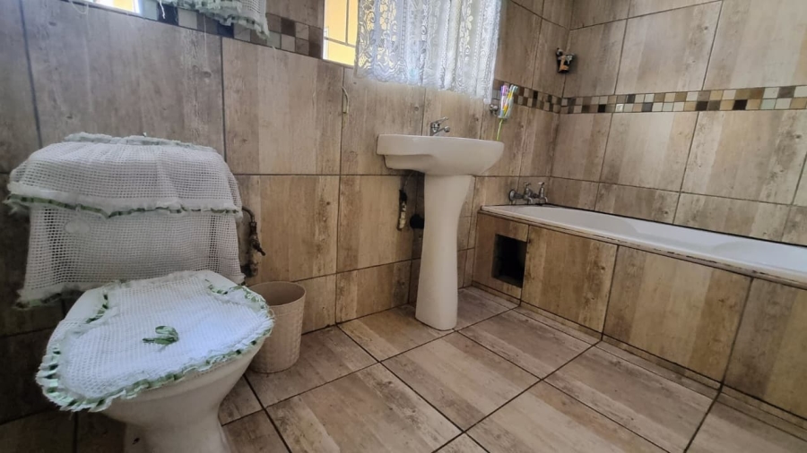 3 Bedroom Property for Sale in Sonland Park Gauteng