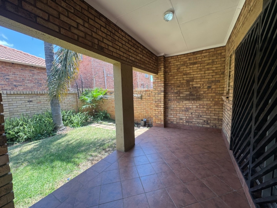 2 Bedroom Property for Sale in Amberfield Gauteng