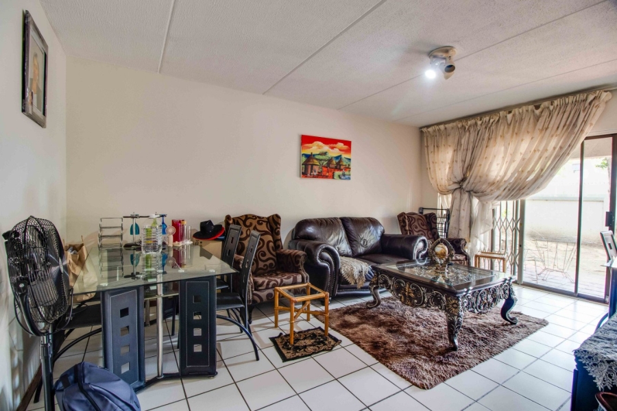 2 Bedroom Property for Sale in Buccleuch Gauteng