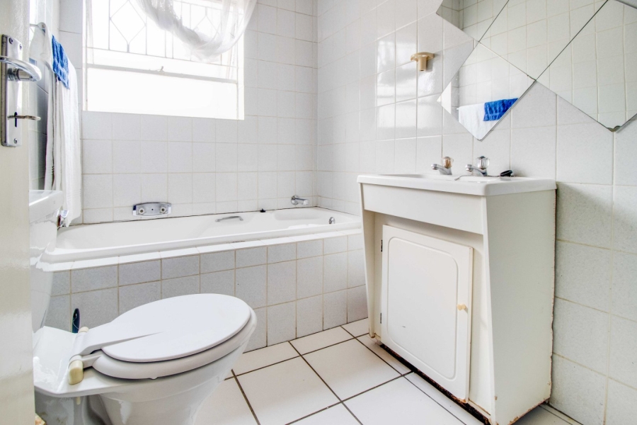 2 Bedroom Property for Sale in Buccleuch Gauteng